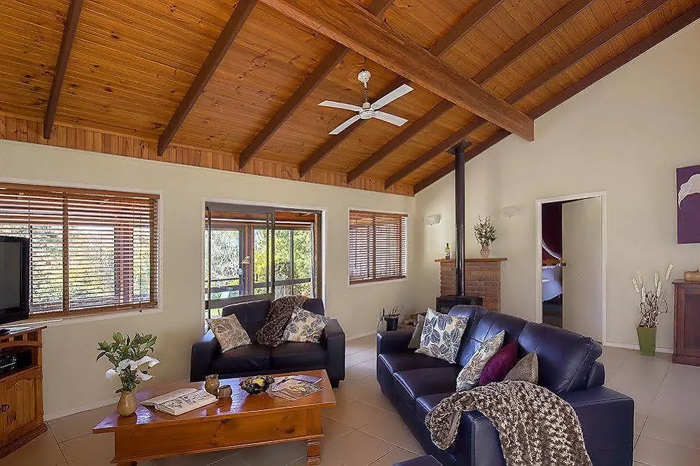 Jacaranda Cottages Witta Country house